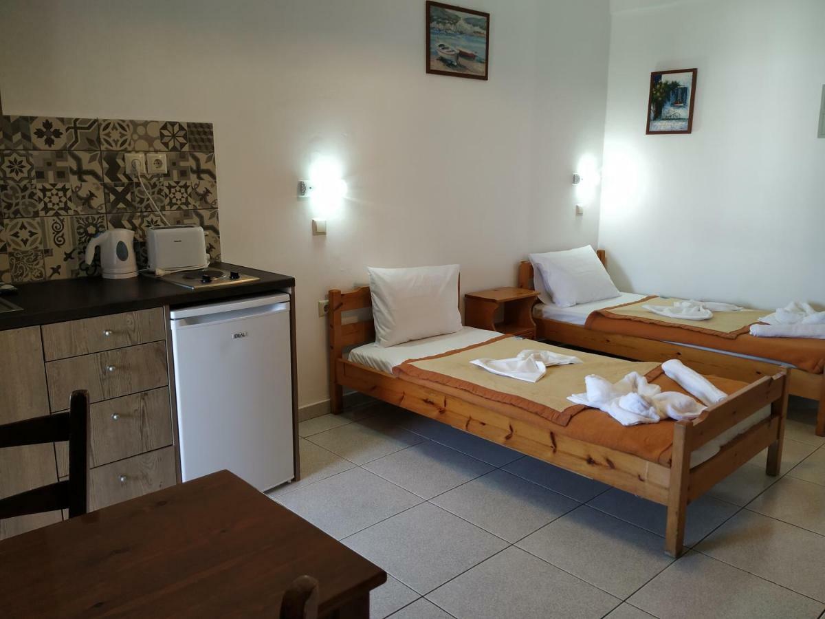 Pardalakis Studios Gerani  Екстериор снимка