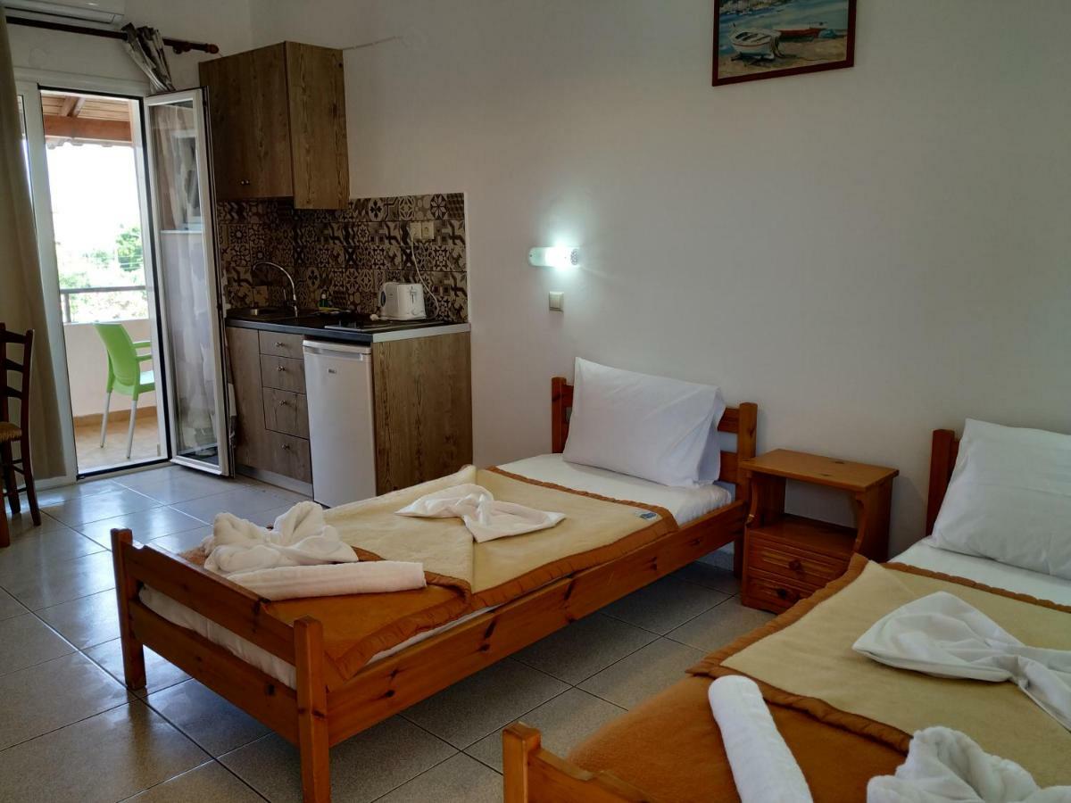 Pardalakis Studios Gerani  Екстериор снимка