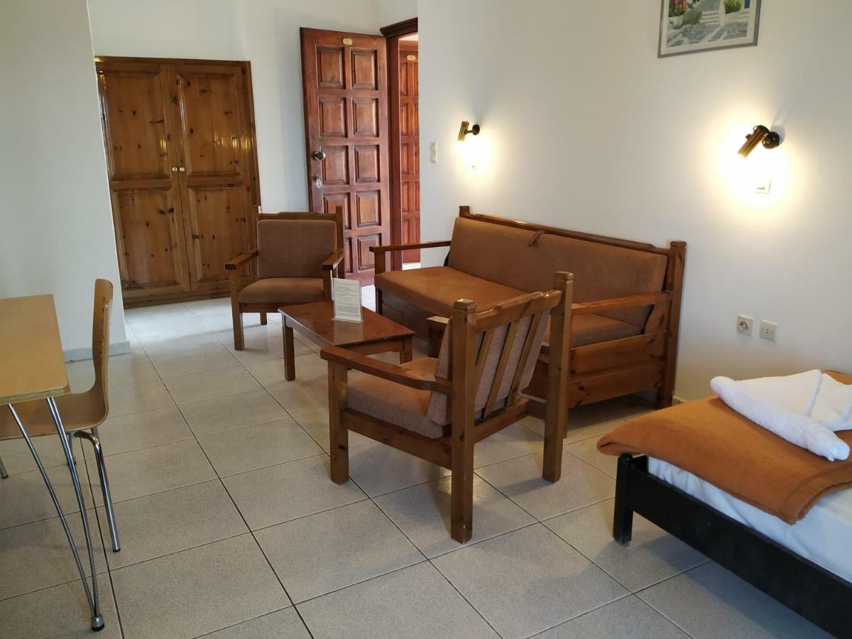 Pardalakis Studios Gerani  Екстериор снимка